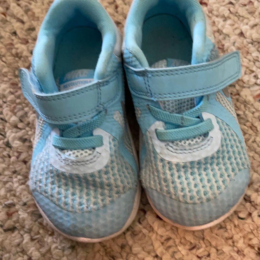 Nike Revolution4